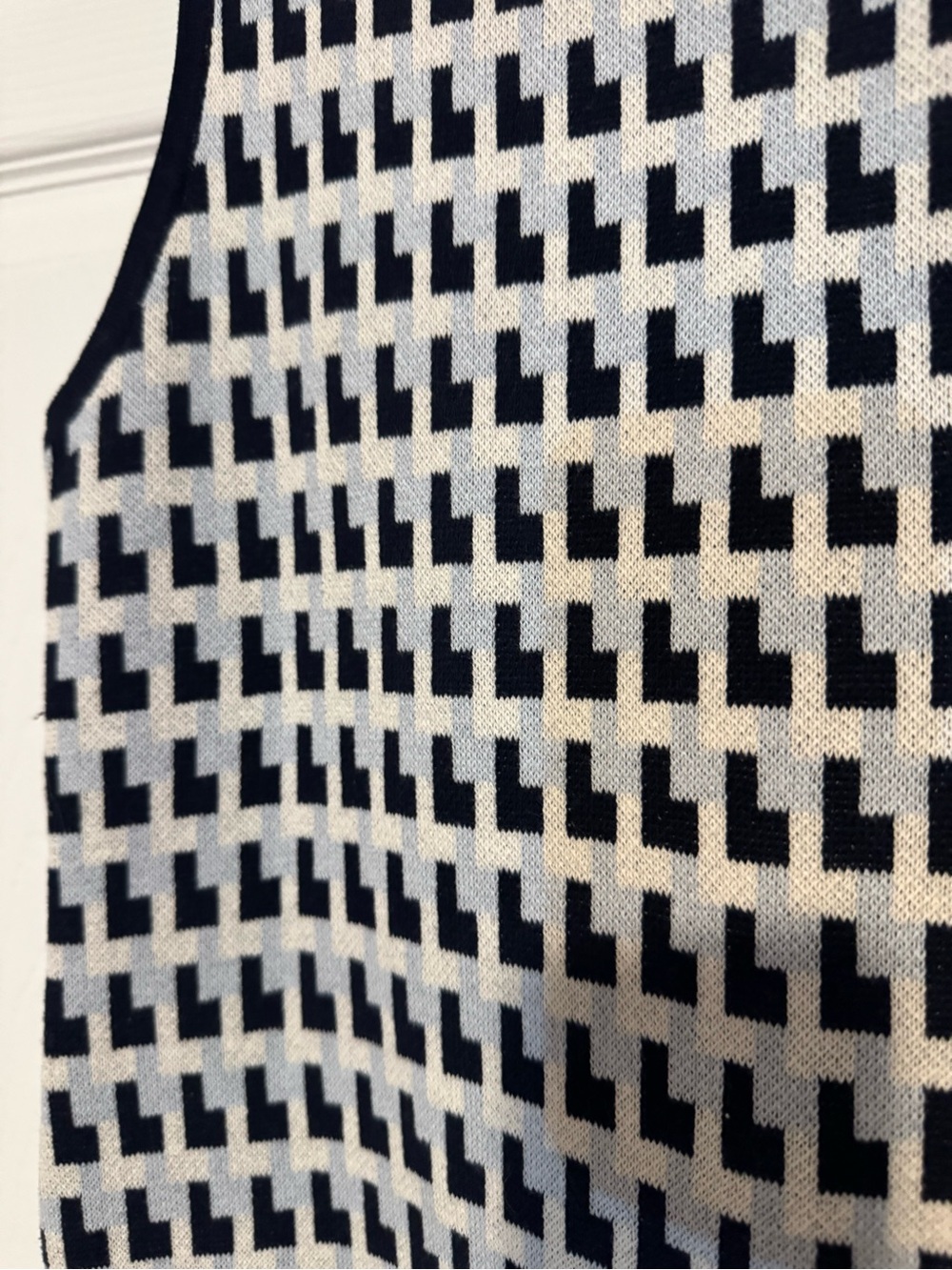 Sleeveless Black and White Patterned Sweater Dress - Picture 2 of 5